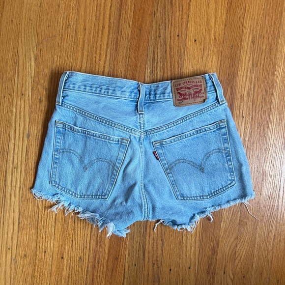 Levi’s High Rise 501 Shorts - Picture 2 of 3